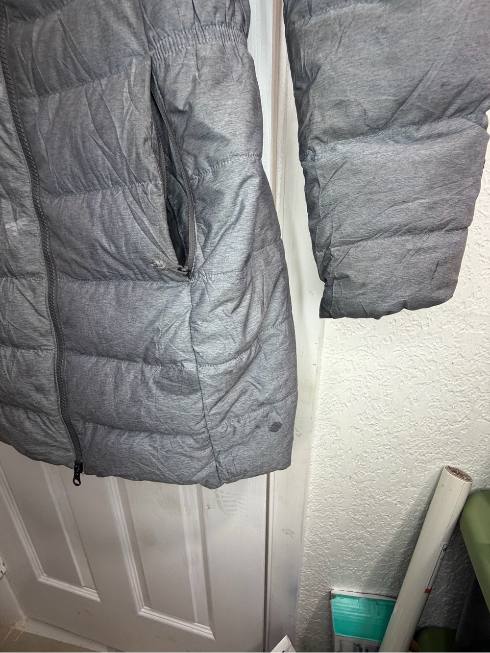 The North Face Women's Gray Quilted Hooded Puffer Coat - Picture 9 of 16